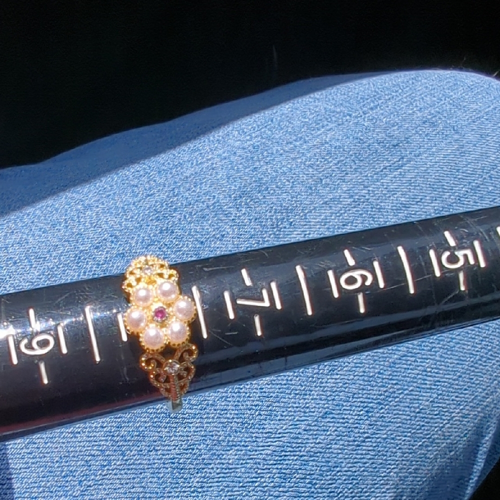Gold Tone Sterling SilverPearl Cluster Ring with Pink Center